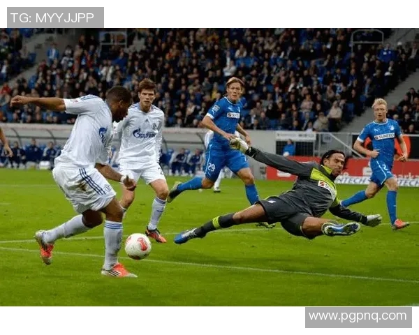 沙尔克04遭遇困境，六连败德甲令球迷心痛