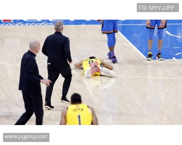 雄鹿球员膝伤缺阵:季后赛前景蒙上阴影 雄鹿球员膝伤缺阵:季后赛前景蒙上阴影